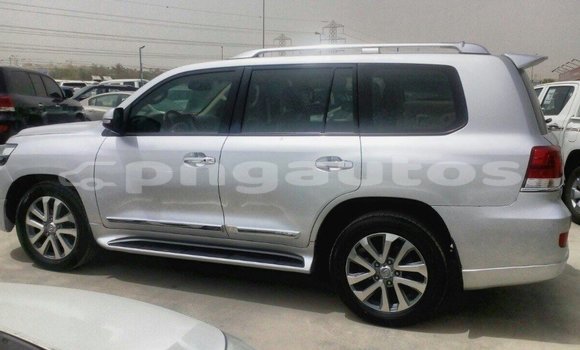 Buy Import Toyota Land Cruiser Other Car in Import - Dubai in Enga Buy Import Toyota Land Cruiser Other Car in Import - Dubai in Enga