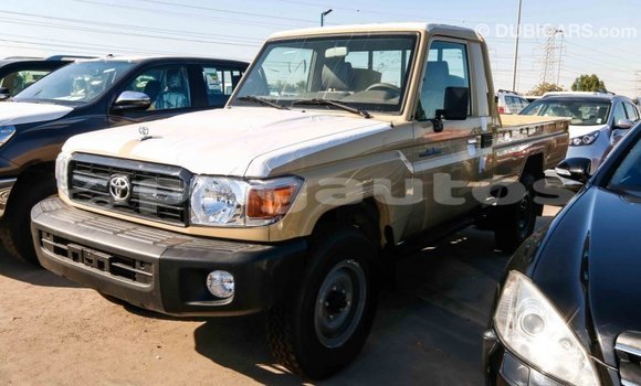Buy Import Toyota Land Cruiser Beige Car in Import - Dubai in Enga Buy Import Toyota Land Cruiser Beige Car in Import - Dubai in Enga