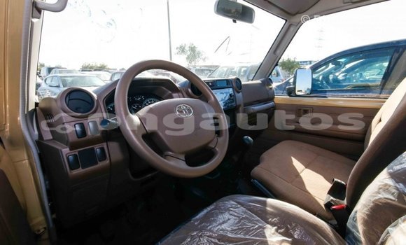 Buy Import Toyota Land Cruiser Beige Car in Import - Dubai in Enga Buy Import Toyota Land Cruiser Beige Car in Import - Dubai in Enga