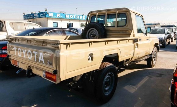 Buy Import Toyota Land Cruiser Beige Car in Import - Dubai in Enga Buy Import Toyota Land Cruiser Beige Car in Import - Dubai in Enga