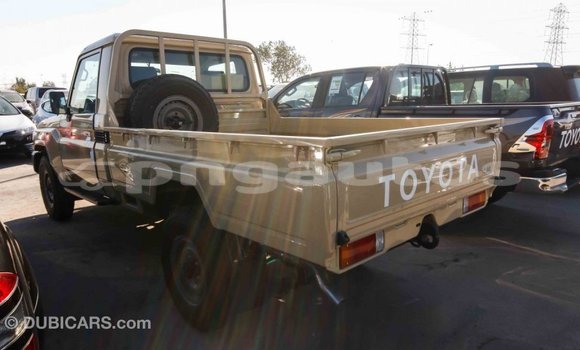 Buy Import Toyota Land Cruiser Beige Car in Import - Dubai in Enga Buy Import Toyota Land Cruiser Beige Car in Import - Dubai in Enga