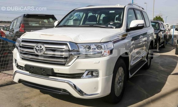 Buy Import Toyota Land Cruiser White Car in Import - Dubai in Enga Buy Import Toyota Land Cruiser White Car in Import - Dubai in Enga