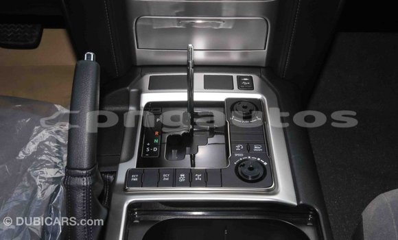 Buy Import Toyota Land Cruiser White Car in Import - Dubai in Enga Buy Import Toyota Land Cruiser White Car in Import - Dubai in Enga