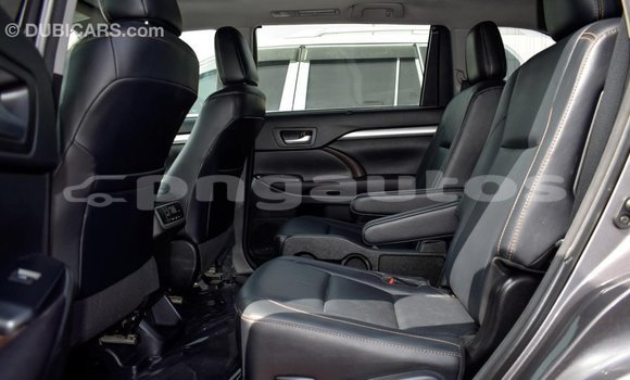 Buy Import Toyota Highlander Other Car in Import - Dubai in Enga Buy Import Toyota Highlander Other Car in Import - Dubai in Enga