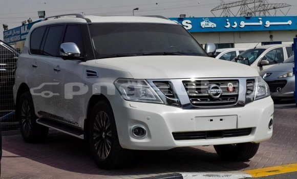 Buy Import Nissan Patrol White Car in Import - Dubai in Enga Buy Import Nissan Patrol White Car in Import - Dubai in Enga