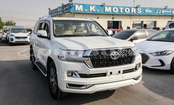 Buy Import Toyota Land Cruiser White Car in Import - Dubai in Enga Buy Import Toyota Land Cruiser White Car in Import - Dubai in Enga