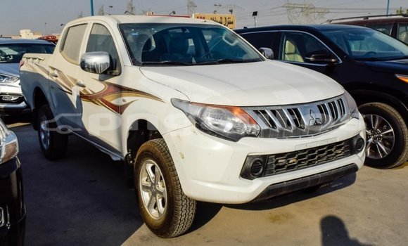 Buy Import Mitsubishi L200 White Car in Import - Dubai in Enga Buy Import Mitsubishi L200 White Car in Import - Dubai in Enga