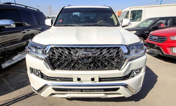Buy Import Toyota Land Cruiser White Car in Import - Dubai in Enga Buy Import Toyota Land Cruiser White Car in Import - Dubai in Enga