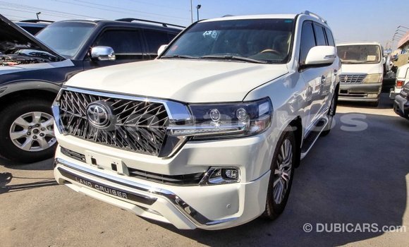 Buy Import Toyota Land Cruiser White Car in Import - Dubai in Enga Buy Import Toyota Land Cruiser White Car in Import - Dubai in Enga
