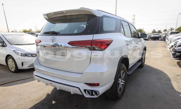 Buy Import Toyota Fortuner White Car in Import - Dubai in Enga Buy Import Toyota Fortuner White Car in Import - Dubai in Enga