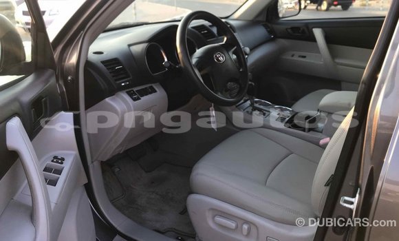 Buy Import Toyota Highlander Other Car in Import - Dubai in Enga Buy Import Toyota Highlander Other Car in Import - Dubai in Enga