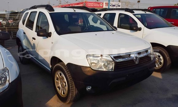 Buy Import Renault Duster White Car in Import - Dubai in Enga
