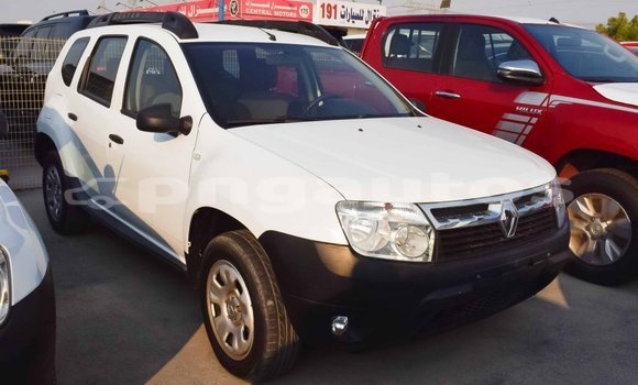 Buy Import Renault Duster White Car in Import - Dubai in Enga