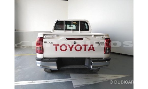 Buy Import Toyota Hilux White Car in Import - Dubai in Enga Buy Import Toyota Hilux White Car in Import - Dubai in Enga