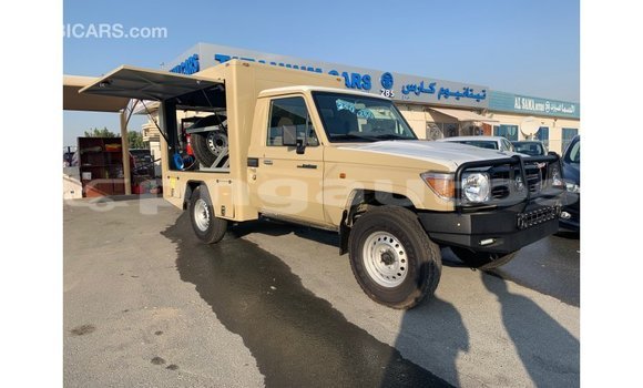 Buy Import Toyota Land Cruiser Beige Car in Import - Dubai in Enga Buy Import Toyota Land Cruiser Beige Car in Import - Dubai in Enga