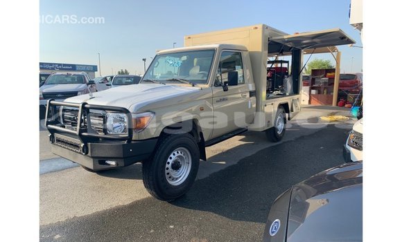 Buy Import Toyota Land Cruiser Beige Car in Import - Dubai in Enga Buy Import Toyota Land Cruiser Beige Car in Import - Dubai in Enga