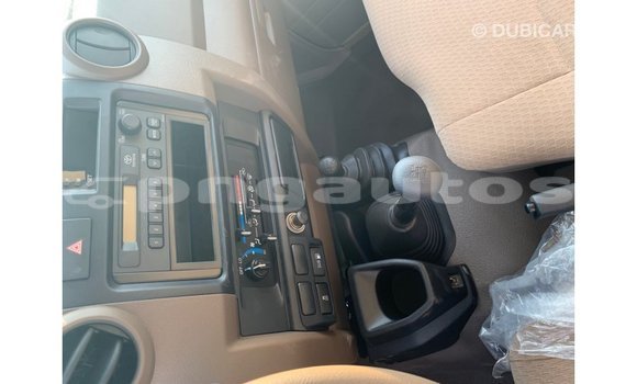 Buy Import Toyota Land Cruiser Beige Car in Import - Dubai in Enga Buy Import Toyota Land Cruiser Beige Car in Import - Dubai in Enga