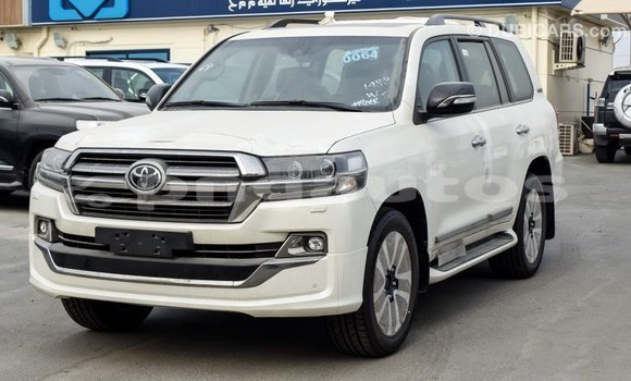 Buy Import Toyota Land Cruiser White Car in Import - Dubai in Enga Buy Import Toyota Land Cruiser White Car in Import - Dubai in Enga