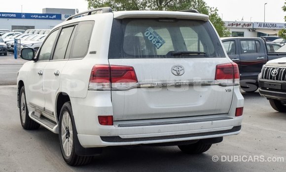 Buy Import Toyota Land Cruiser White Car in Import - Dubai in Enga Buy Import Toyota Land Cruiser White Car in Import - Dubai in Enga