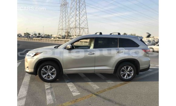 Buy Import Toyota Highlander Other Car in Import - Dubai in Enga Buy Import Toyota Highlander Other Car in Import - Dubai in Enga