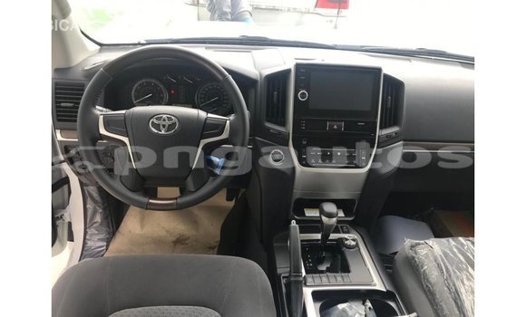 Buy Import Toyota Land Cruiser White Car in Import - Dubai in Enga Buy Import Toyota Land Cruiser White Car in Import - Dubai in Enga