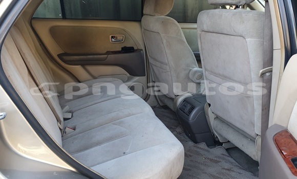 Buy Used Toyota Harrier Beige Car in Port Moresby in National Capital District Buy Used Toyota Harrier Beige Car in Port Moresby in National Capital District