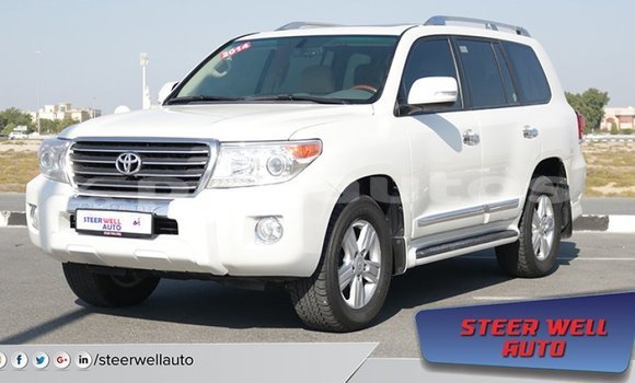 Buy Import Toyota Land Cruiser White Car in Import - Dubai in Enga Buy Import Toyota Land Cruiser White Car in Import - Dubai in Enga