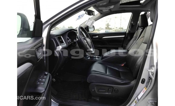 Buy Import Toyota Highlander Other Car in Import - Dubai in Enga Buy Import Toyota Highlander Other Car in Import - Dubai in Enga