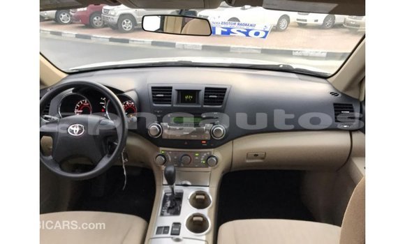 Buy Import Toyota Highlander White Car in Import - Dubai in Enga Buy Import Toyota Highlander White Car in Import - Dubai in Enga