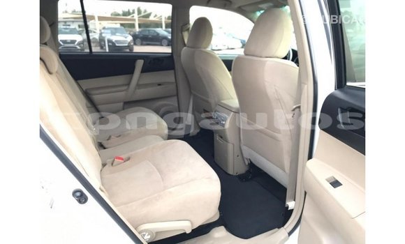 Buy Import Toyota Highlander White Car in Import - Dubai in Enga Buy Import Toyota Highlander White Car in Import - Dubai in Enga