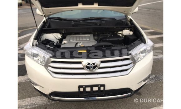 Buy Import Toyota Highlander White Car in Import - Dubai in Enga Buy Import Toyota Highlander White Car in Import - Dubai in Enga