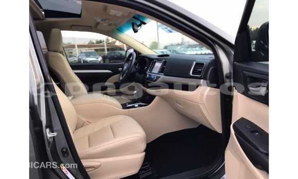 Buy Import Toyota Highlander Other Car in Import - Dubai in Enga Buy Import Toyota Highlander Other Car in Import - Dubai in Enga
