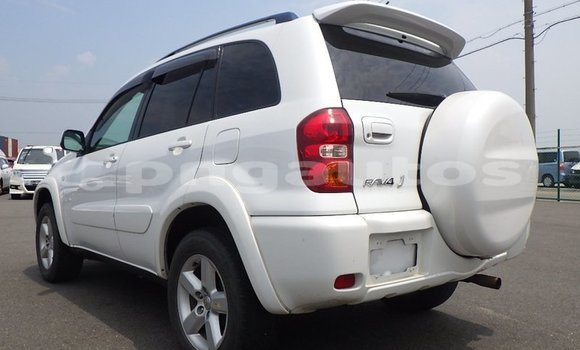Buy Used Toyota RAV4 White Car in Port Moresby in National Capital District Buy Used Toyota RAV4 White Car in Port Moresby in National Capital District