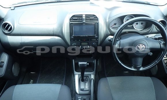 Buy Used Toyota RAV4 White Car in Port Moresby in National Capital District Buy Used Toyota RAV4 White Car in Port Moresby in National Capital District