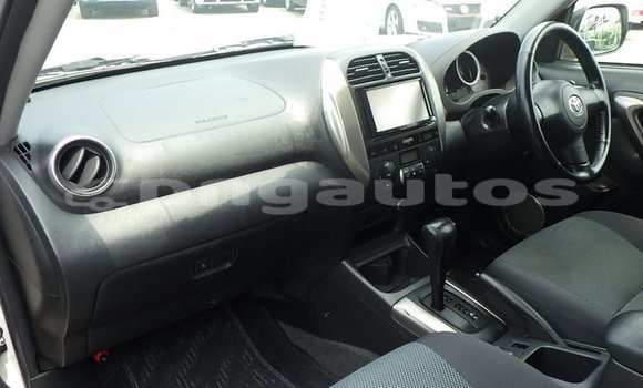 Buy Used Toyota RAV4 White Car in Port Moresby in National Capital District Buy Used Toyota RAV4 White Car in Port Moresby in National Capital District