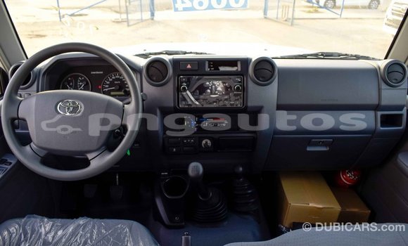 Buy Import Toyota Land Cruiser White Car in Import - Dubai in Enga Buy Import Toyota Land Cruiser White Car in Import - Dubai in Enga