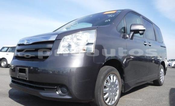 Buy Used Toyota Noah Silver Car in Port Moresby in National Capital District Buy Used Toyota Noah Silver Car in Port Moresby in National Capital District