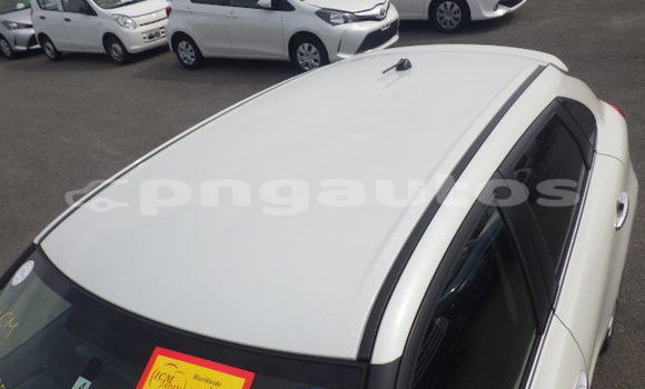 Buy Used Suzuki Baleno White Car in Port Moresby in National Capital District Buy Used Suzuki Baleno White Car in Port Moresby in National Capital District