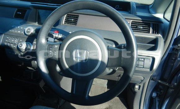 Buy Used Honda Stepwgn Blue Car in Port Moresby in National Capital District Buy Used Honda Stepwgn Blue Car in Port Moresby in National Capital District