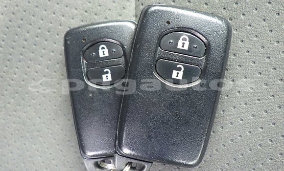 Buy Used Toyota Prius Blue Car in Port Moresby in National Capital District Buy Used Toyota Prius Blue Car in Port Moresby in National Capital District