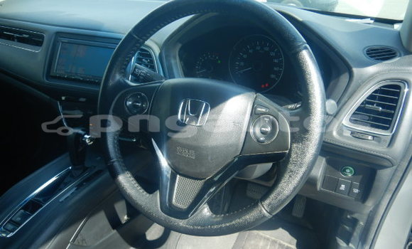Buy Used Honda Vezel Silver Car in Port Moresby in National Capital District Buy Used Honda Vezel Silver Car in Port Moresby in National Capital District