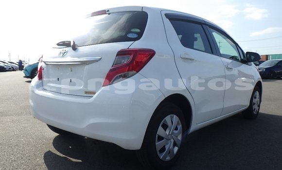 Buy Used Toyota Vitz White Car in Port Moresby in National Capital District Buy Used Toyota Vitz White Car in Port Moresby in National Capital District