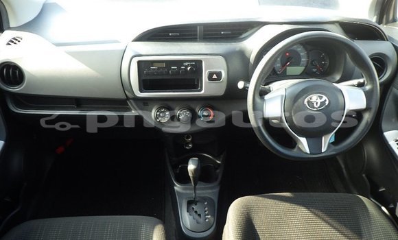 Buy Used Toyota Vitz White Car in Port Moresby in National Capital District Buy Used Toyota Vitz White Car in Port Moresby in National Capital District