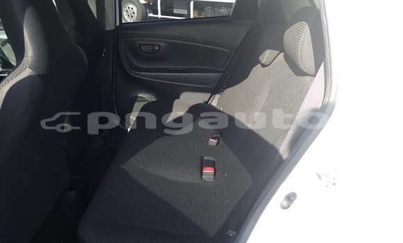 Buy Used Toyota Vitz White Car in Port Moresby in National Capital District Buy Used Toyota Vitz White Car in Port Moresby in National Capital District