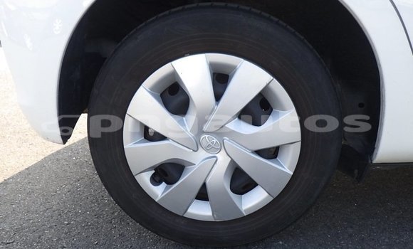 Buy Used Toyota Vitz White Car in Port Moresby in National Capital District Buy Used Toyota Vitz White Car in Port Moresby in National Capital District