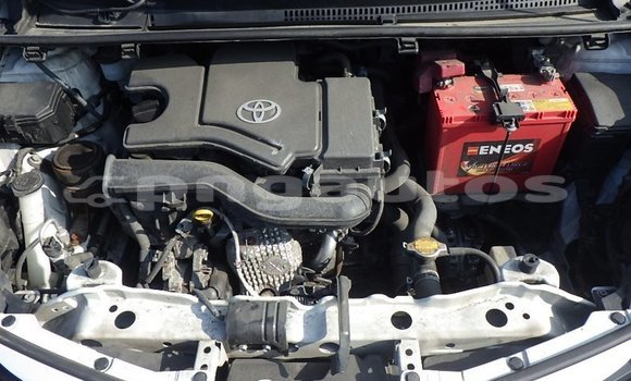 Buy Used Toyota Vitz White Car in Port Moresby in National Capital District Buy Used Toyota Vitz White Car in Port Moresby in National Capital District