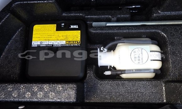 Buy Used Toyota Vitz White Car in Port Moresby in National Capital District Buy Used Toyota Vitz White Car in Port Moresby in National Capital District