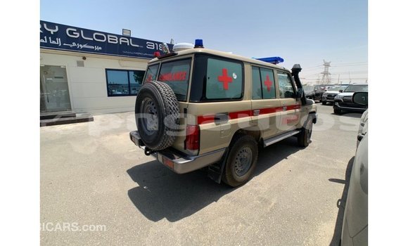 Buy Import Toyota Land Cruiser Beige Car in Import - Dubai in Enga Buy Import Toyota Land Cruiser Beige Car in Import - Dubai in Enga