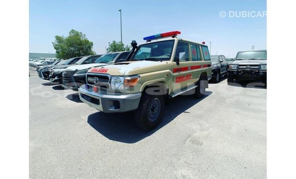 Buy Import Toyota Land Cruiser Beige Car in Import - Dubai in Enga Buy Import Toyota Land Cruiser Beige Car in Import - Dubai in Enga