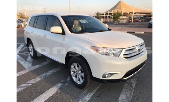 Buy Import Toyota Highlander White Car in Import - Dubai in Enga Buy Import Toyota Highlander White Car in Import - Dubai in Enga